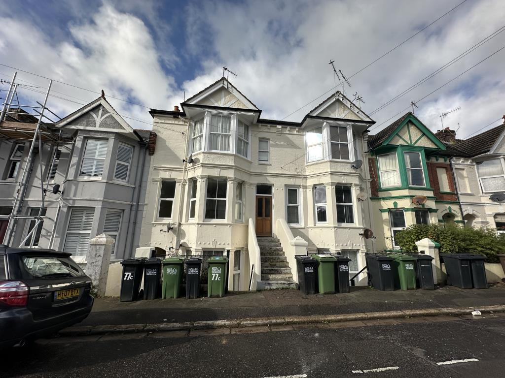 Lot: 116 - ONE-BEDROOM FLAT FOR INVESTMENT - Outside of Property